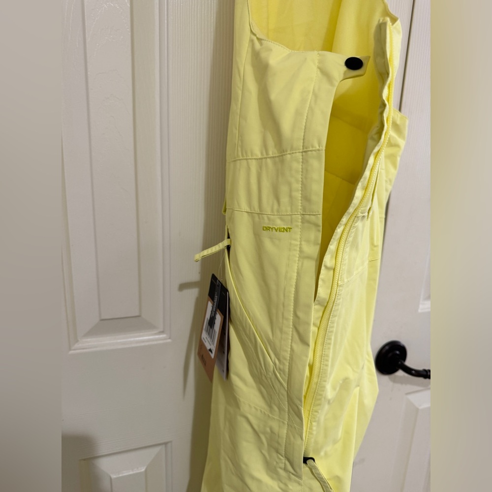 The North Face Yellow Women's Snow Freedom Insulated Bib Size Large NWT - Picture 4 of 14
